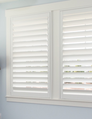 Plantation shutters with hidden tilt rods in Bluff City